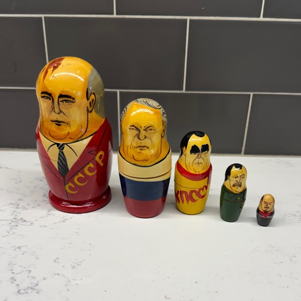 Vintage Russian Nesting Dolls - Red, Yellow, Green
